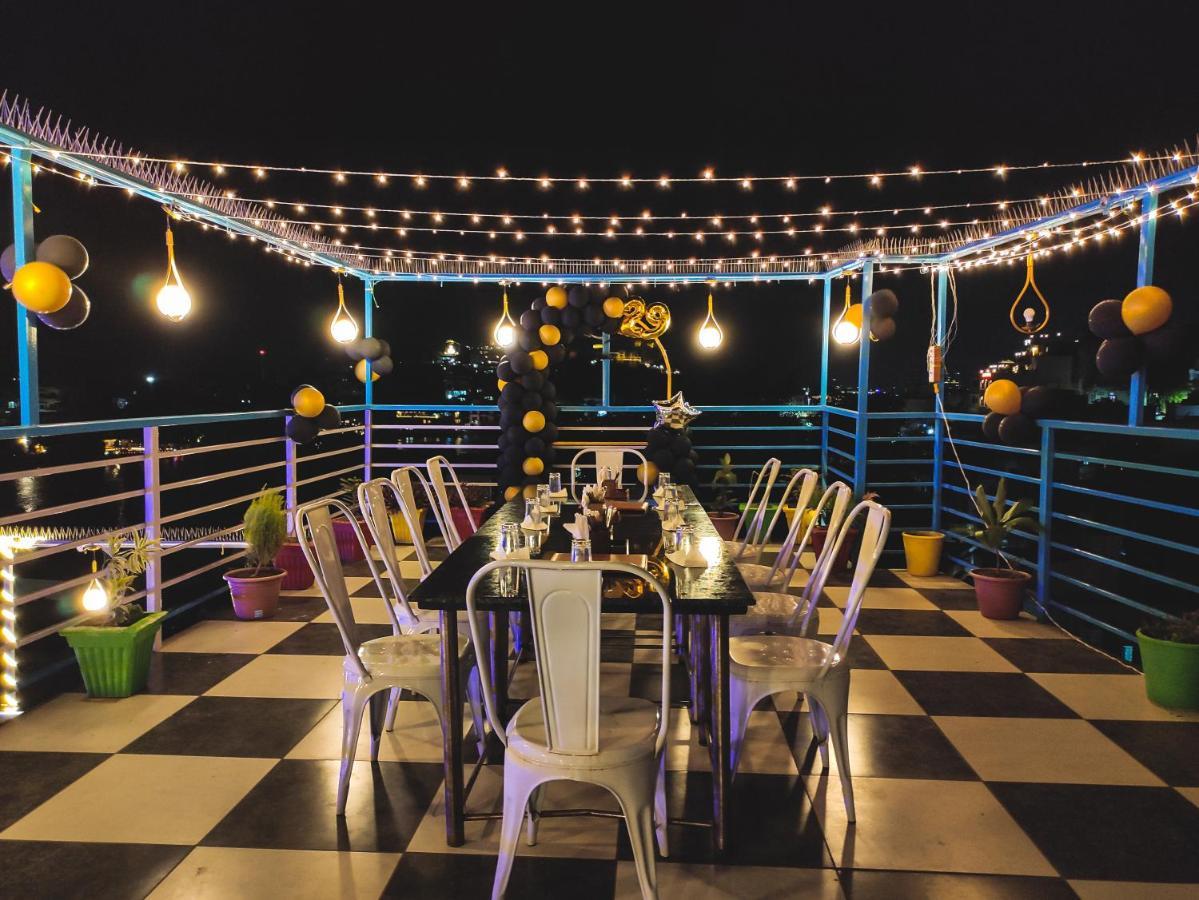 Hotel Lake Bridge อุเดเปอร์ ภายนอก รูปภาพ