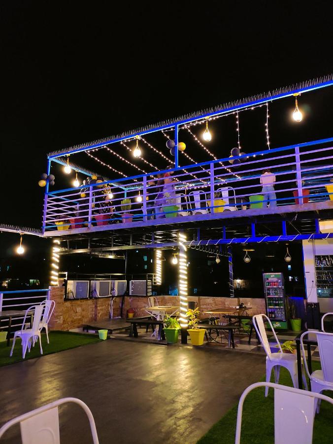 Hotel Lake Bridge อุเดเปอร์ ภายนอก รูปภาพ