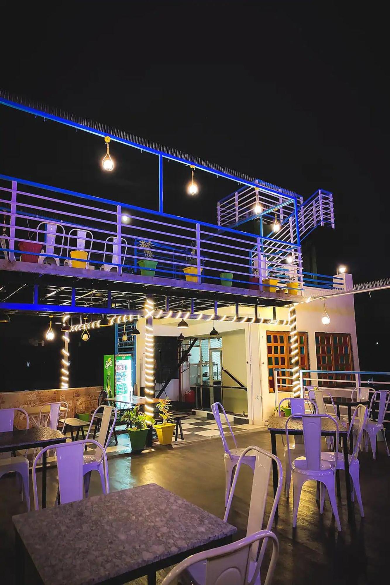Hotel Lake Bridge อุเดเปอร์ ภายนอก รูปภาพ
